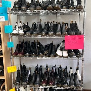 Shoes, lots and lots of shoes! Famous brand names at discount prices! Mount Dora